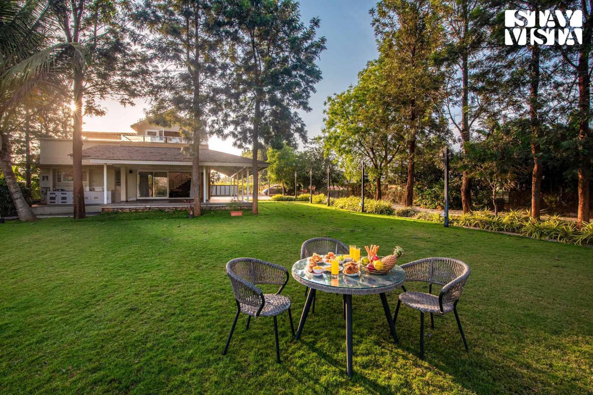 Stayvista'S Silver Grove - Serene Haven With Expansive Lawn & Terrace ナーシク エクステリア 写真