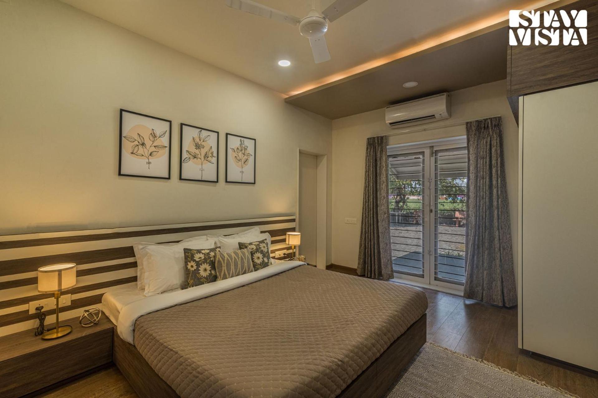 Stayvista'S Silver Grove - Serene Haven With Expansive Lawn & Terrace ナーシク エクステリア 写真