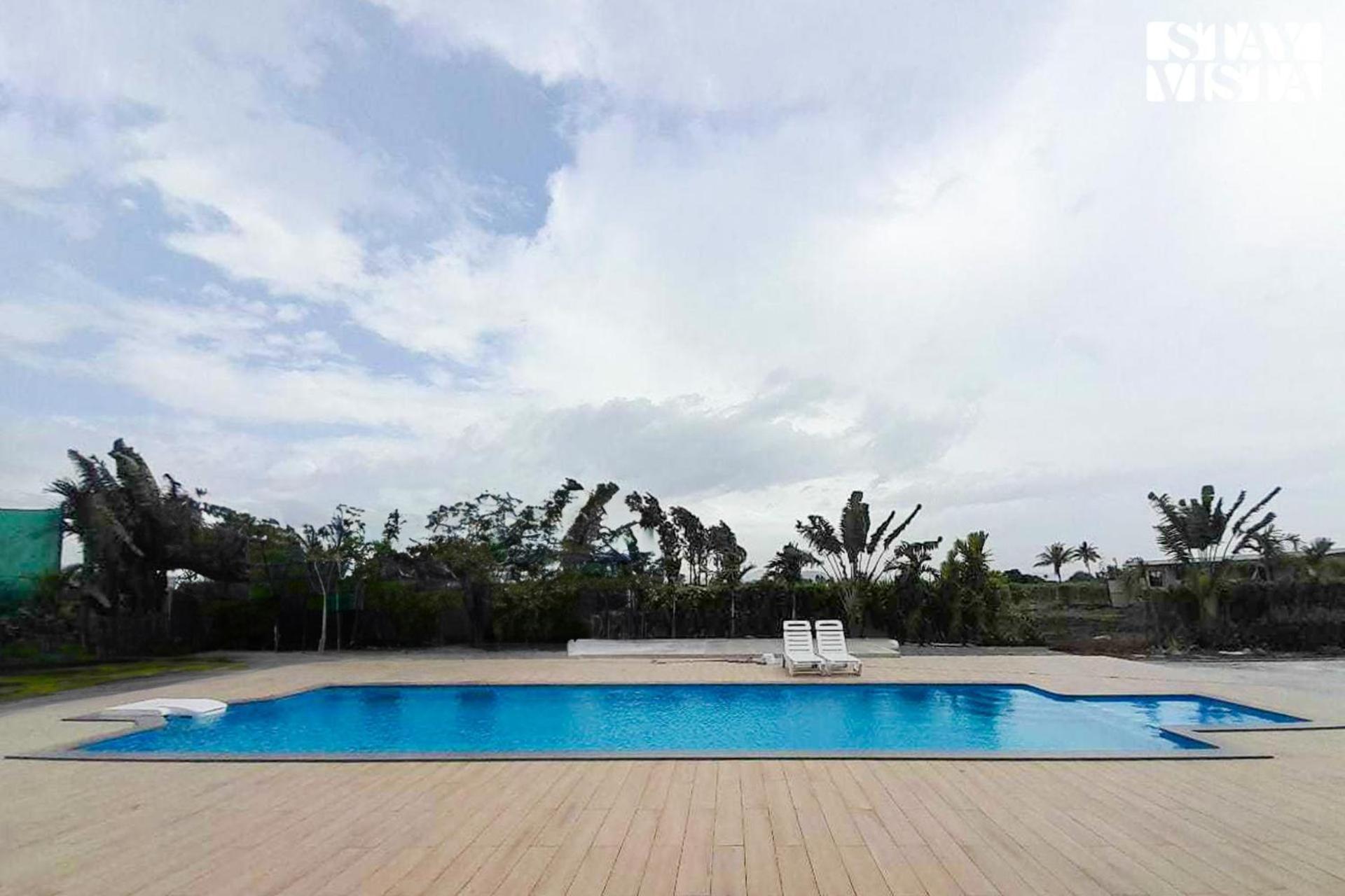 Stayvista'S Silver Grove - Serene Haven With Expansive Lawn & Terrace ナーシク エクステリア 写真